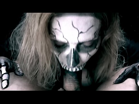 ❤️ Demon djevojka siše kurac svojim crnim ustima i guta spermu. ☑ Super porno na hr.muitohentai.ru